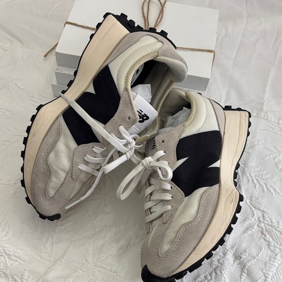 New Balance 327 Beige and Black Sneakers - Picture 3 of 4